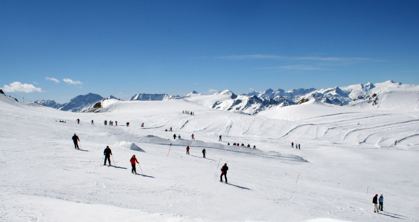 Alpes-d-huez-montagne-hiver-ski-celibataires-cpournous-voyages